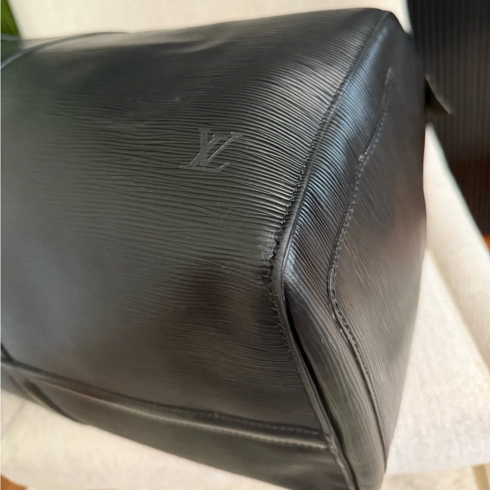 Authentic Louis Vuitton unisex Keepall 55 bag black Epi leather - Picture 13 of 16